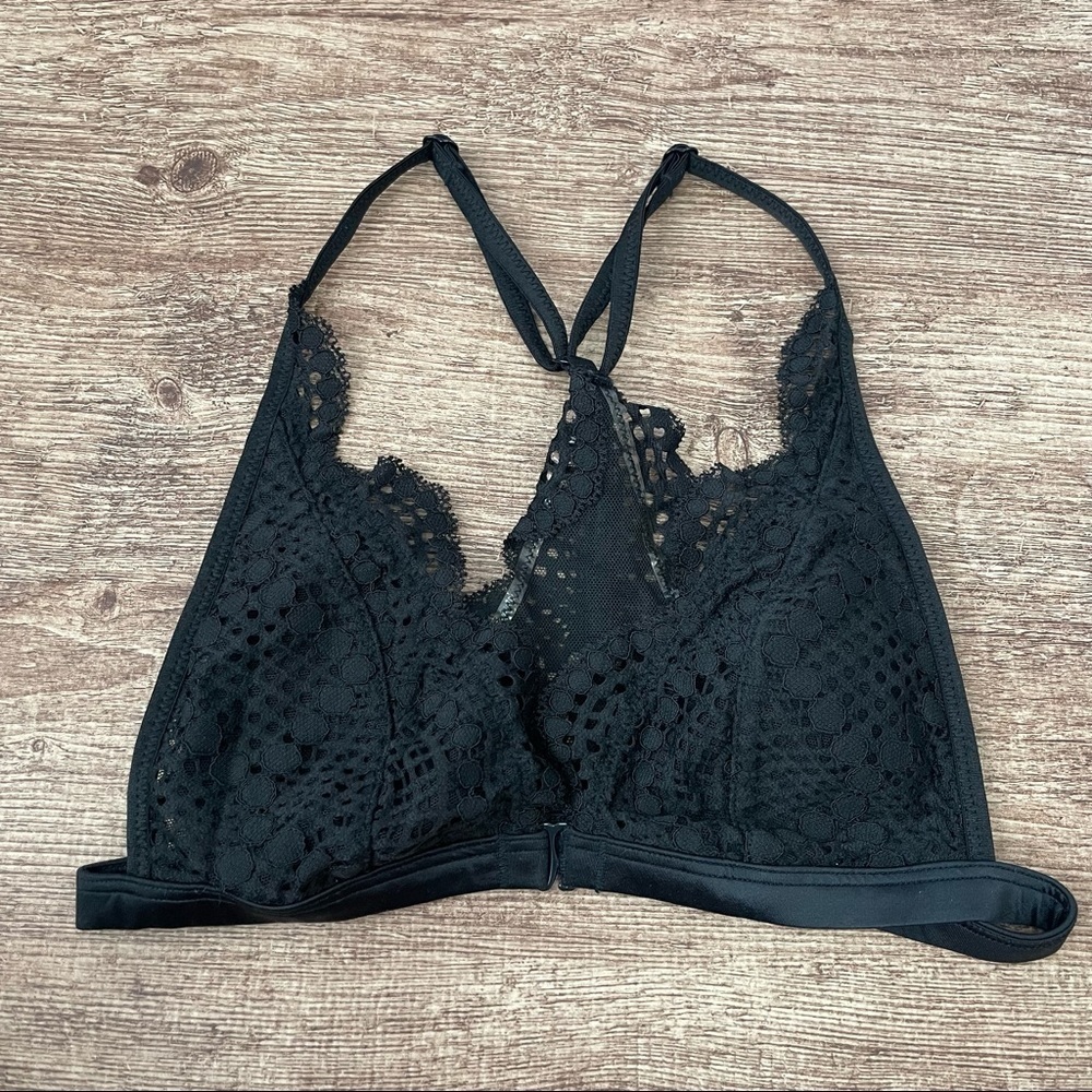 Victoria's Secret Black Lace Razorback Bralette Size XS